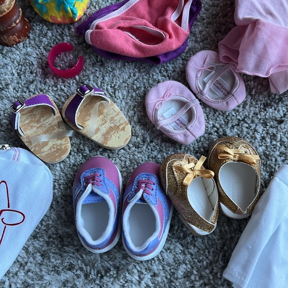 American Girl Clothing & Accessories Lot - Picture 3 of 10